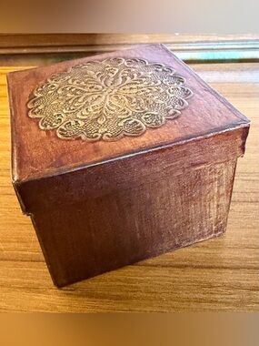 Vintage Mid-Century Papier-Mâché Trinket Box - Made in the Philippines